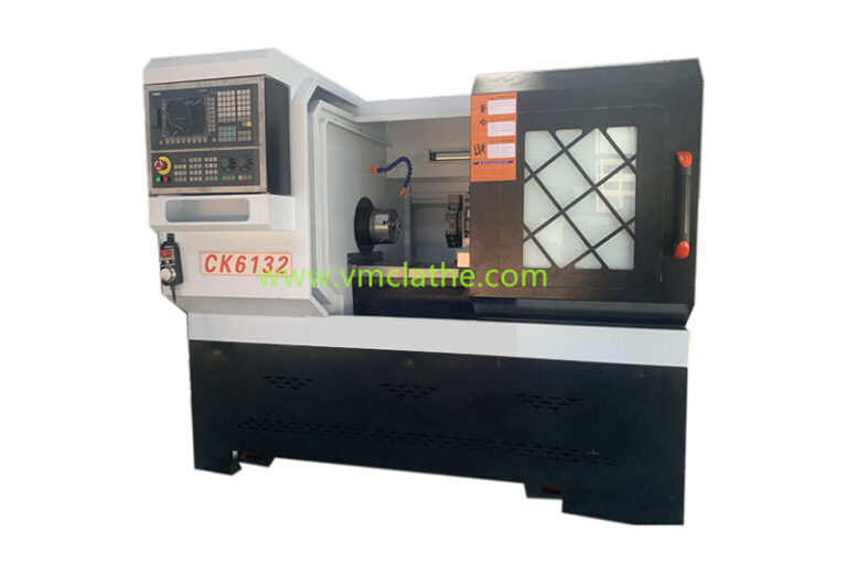 China-cnc-lathe-machine-CK6132-for-metal-bar-processing